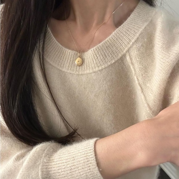 14k Solid Gold Locket - Picture 6 of 9